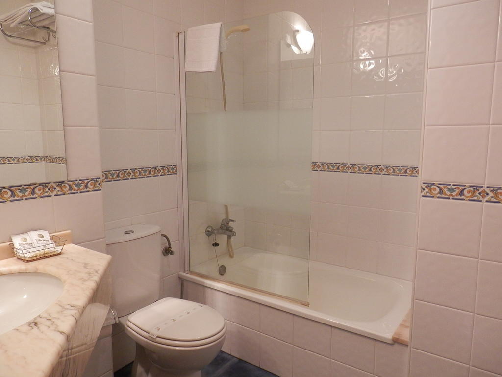 Hotel Doña Maria Gijón Habitación foto